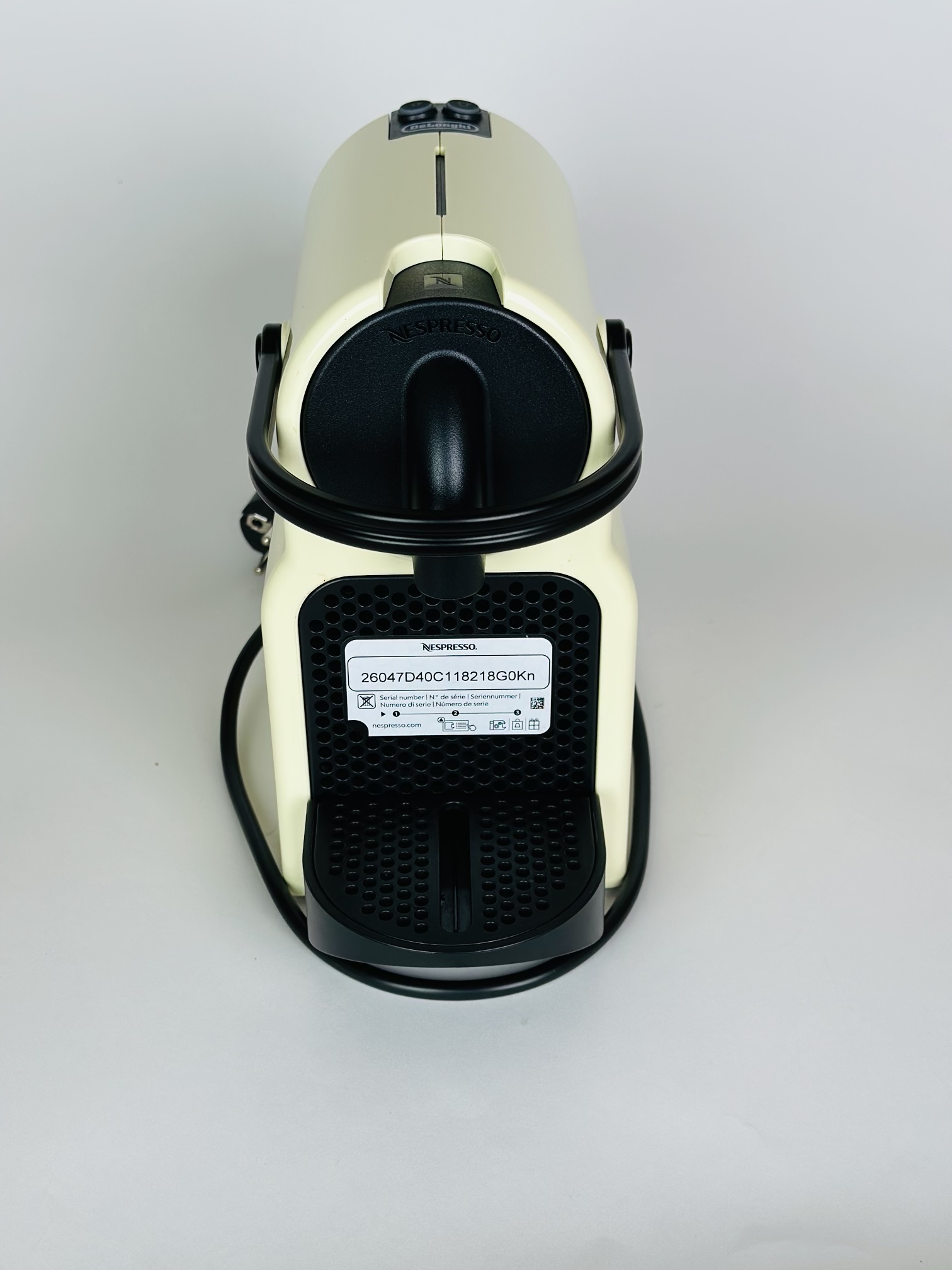 Капсулна кафемашина DeLonghi Nespresso Inissia EN80.CW_2 Капсулна кафемашина DeLonghi Nespresso Inissia EN80.CW